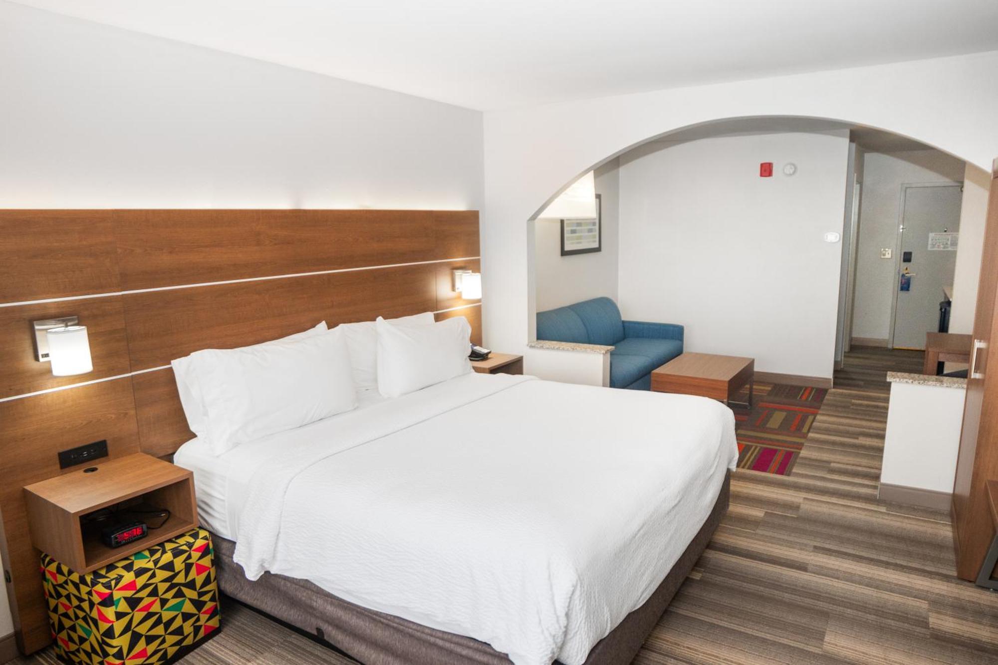 Holiday Inn Express And Suites Stroudsburg-Poconos By Ihg Exterior photo