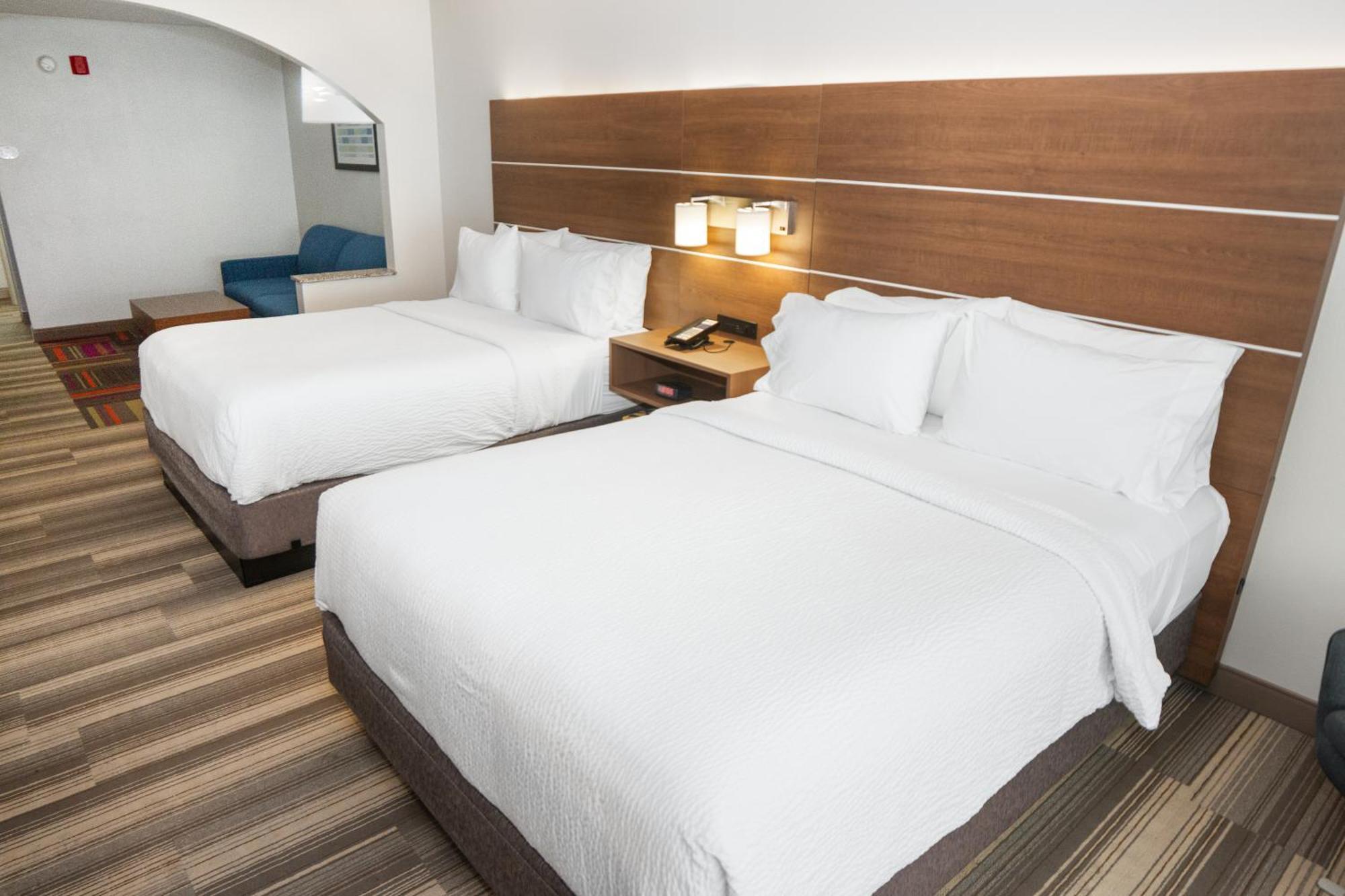 Holiday Inn Express And Suites Stroudsburg-Poconos By Ihg Exterior photo