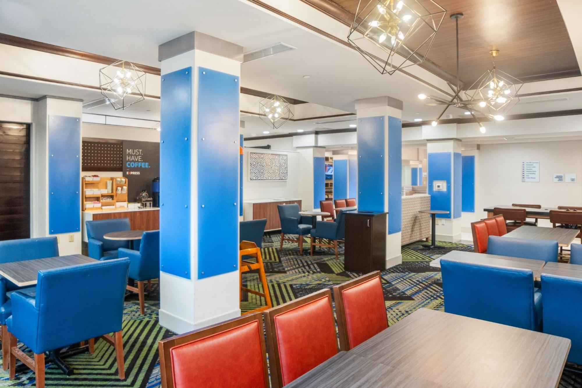 Holiday Inn Express And Suites Stroudsburg-Poconos By Ihg Exterior photo