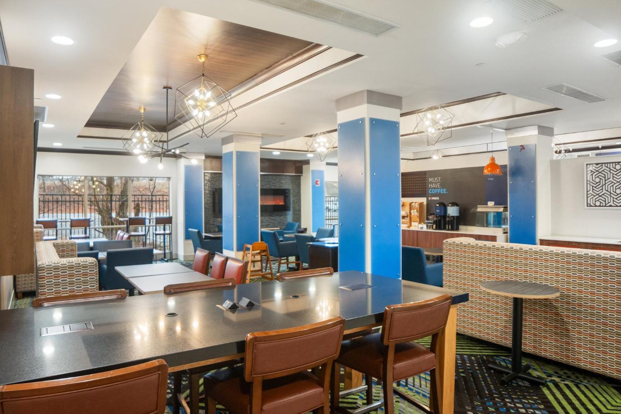 Holiday Inn Express And Suites Stroudsburg-Poconos By Ihg Exterior photo